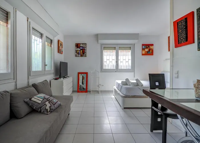 Globos By Hello Homes